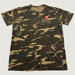Heartless Mens Large Camo Graphic T-Shirt Broken Heart Streetwear Front Back